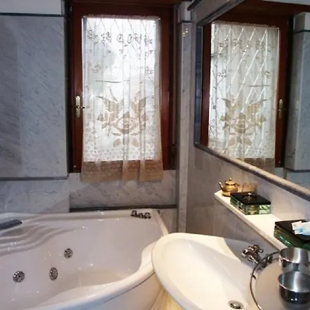 Flatinrome Trastevere Traversari Apartment